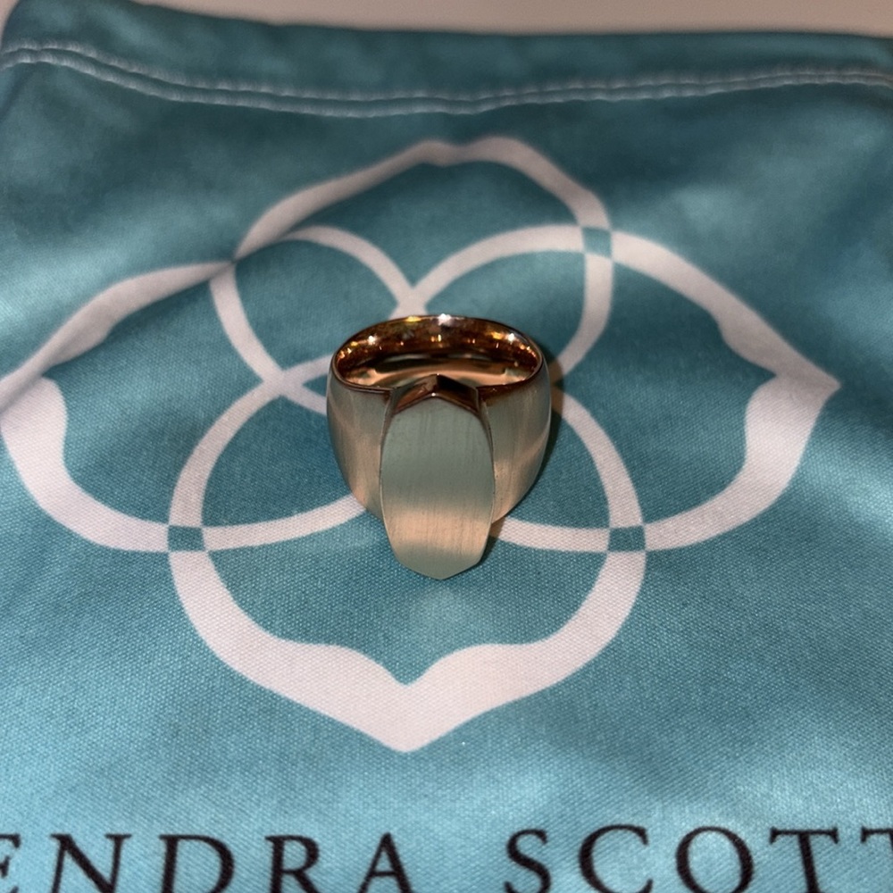 Kendra Scott Rose Gold Ring like new Sz 8 - Picture 3 of 7